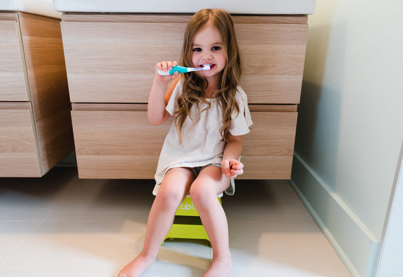 Sönik - 2-step baby toothbrush